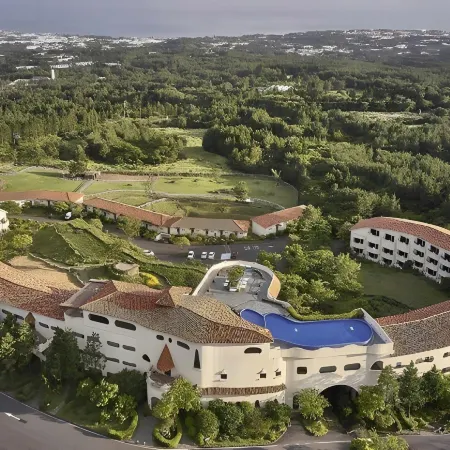 Club ES Jeju Resort Отели рядом с достопримечательностью «Храм Попхваса»
