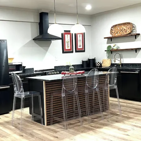 Downtown Brick-Rome Retreat, 2 Bedroom/2Bathroom and 2 Sleeper Sofas