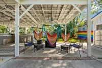 Spacious Outdoor Kitchen and Cozy MIL Suite - Charming Tiny Home