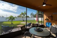 Spacious Open Floor Plan and Screened Patio Retreat - Charming Oasis 羅克雷治住宿飯店