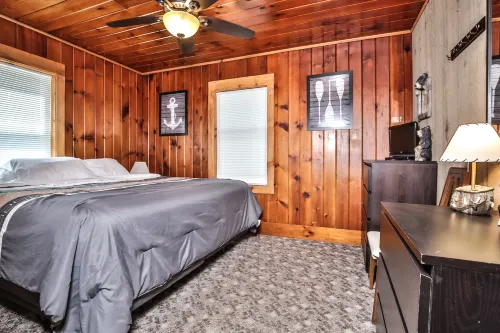 Stunning Lakefront Retreat - Scenic Views, Fireplace, Deck