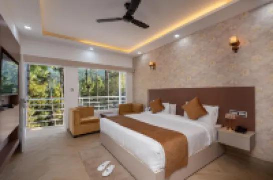 Dls Nature Trinket Resort - Dalhousie with Swimming Pool