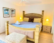 South-Facing Pool and Game Room in Gated Community - Charming Retreat