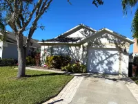 Stunning Retreat - Private Resort Home - Pool, WiFi, Patio