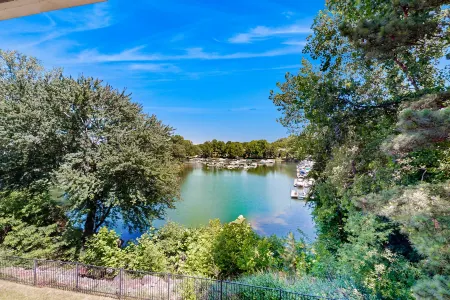 Waverunner Retreat #306