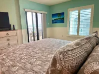 Sunny Retreat - Pool, No Drive Beach, Ocean View Hotels in Ormond-by-the-Sea