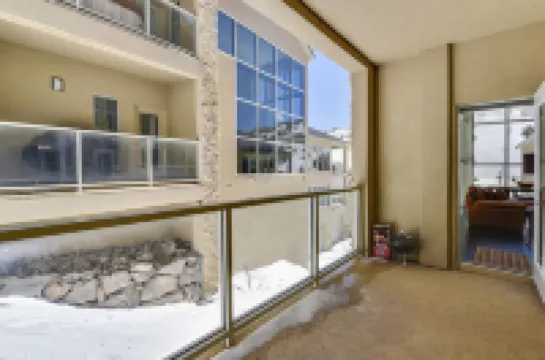 Ski Slopes Access and Gourmet Kitchen - Stunning Mountain Sanctuary