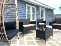 Hot Tub and Fire Pit Retreat - Luxurious Tranquil Haven فنادق في Charlevoix