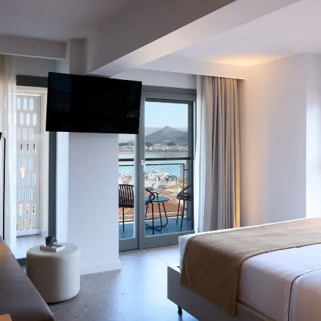 Naus Hotel