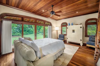 Lagoon-Style Pool and Ocean Views - Luxurious Estate Retreat