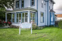 Charming Retreat - Wildlife Watching, Historic Street, Yard Hotels near Baker City Mini-Loop