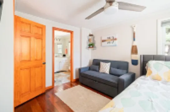 Beautiful Property with Mountain View & Privacy. Near Trails, Eateries & More! 奧西皮酒店