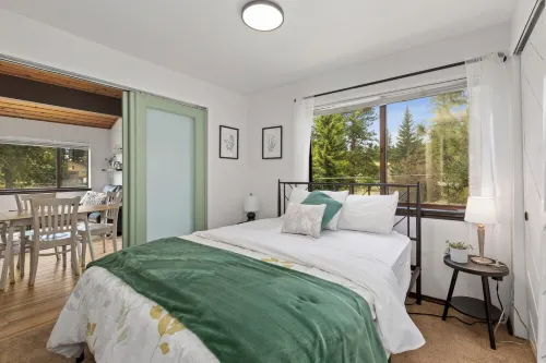 Modern McCall Mountain Gem -- Pet-Friendly -- Less Than 1 Mi to Lake & Downtown