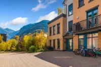Cozy Fireplace and Ski Locker - Charming Telluride Basecamp