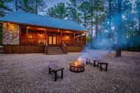 Cozy Retreat - Hot Tub, Fireplaces, Music Vibe Hotels in McCurtain County