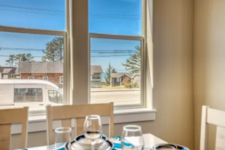 Luxury Amenities and Exciting Arcade Fun - Stunning Coastal Haven