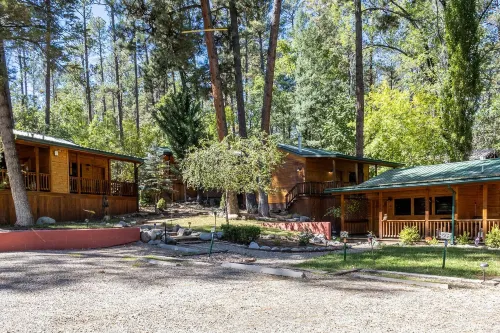 Gorgeous Mountain Views and Cozy Fireplace - Charming Sierra Retreat Hotel di Ruidoso