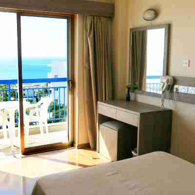 Marina Hotel Rooms