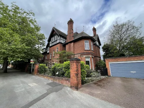 1BedApt PrivateEstate w Free Parking - 10MinToCity