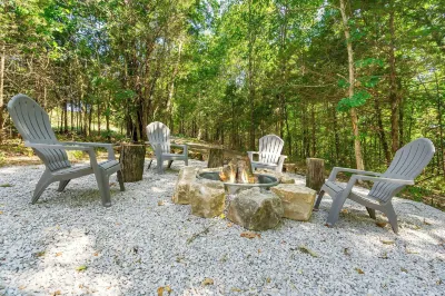 Cedar Creek - Glamping in the Ozarks!
