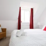 Lovely Selsey Apartment with Sea Views Sleeps 4 Hôtels à : 