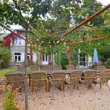 Bièvre Forest-Edge Retreat