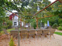 บ้านพักตากอากาศน่ารักในบีแวร์ในป่า โรงแรมใน