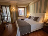 Albergo le Due Corti Hotels near Teatro Sociale
