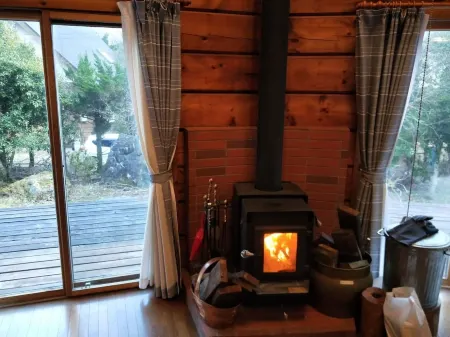 ログハウスkizuki Отели рядом с достопримечательностью «Tsuru University»