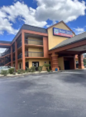 Home Town Inn & Suites