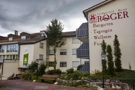 Flair Hotel Landgasthof Roger Отели в г. Вюстенрот