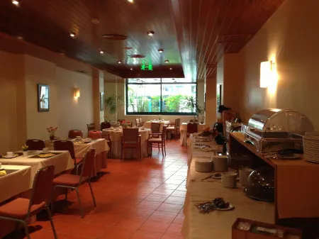 Hotel Camoes Отели в г. Понта-Делгада