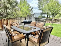 DT Reno - 4Br Home w Patio BBQ Grill Games Room Hôtels à proximité de : Reno Air Racing Association