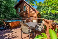 Steele Away 3 Bedroom Cabin by RedAwning