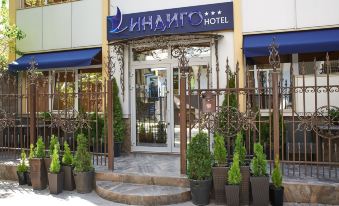 Plutus Hotel