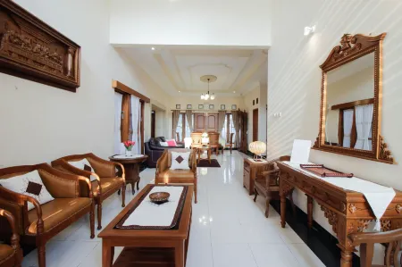 Nginap at Joy House Отели рядом с достопримечательностью «Air Mancur IRJ RSUP Dr. Sardjito»