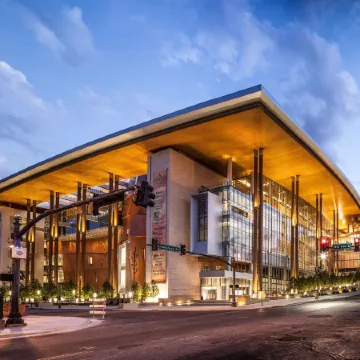 DoubleTree by Hilton Hotel Nashville Downtown Отели рядом с достопримечательностью «Район»