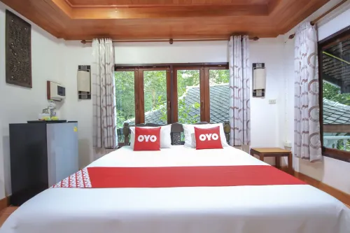 Loy Chalet Resort - parking