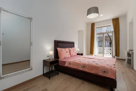 Hostel Antique Отели в г. Пула