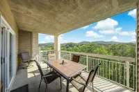 Greenbrier Getaway Whispering Pines 524 - Mountain view