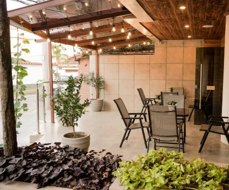 Chairu Eco Hotel Отели рядом с достопримечательностью «Canal Isuto»