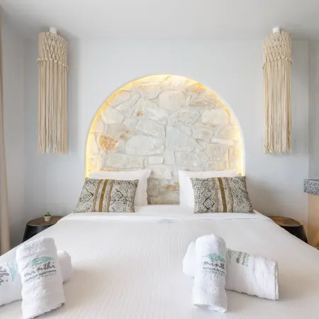Amalthia Luxury Suites