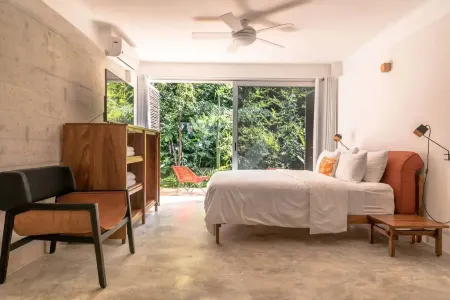 Casa de Piedra Tulum Отели рядом с достопримечательностью «Астрономическая обсерватория Коба»