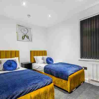 Winter Garden Apartments by Sasco Rooms