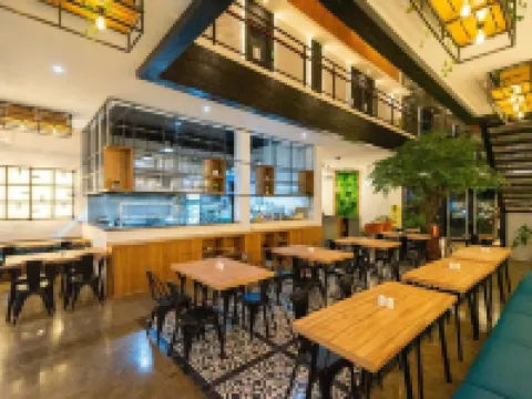 Nunia Tamansari 飯店 西冷住宿飯店