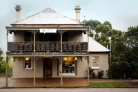 William Arnott Boutique Accommodation Hotels in Морпет