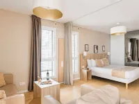 Appart hôtel Q7 Lodge Lyon 7 Hotels near Confluence