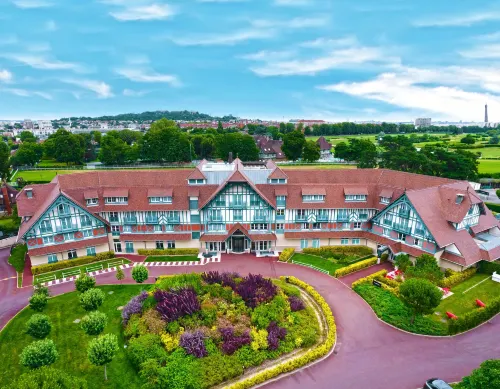 Renaissance Paris Hippodrome de St. Cloud Hotel