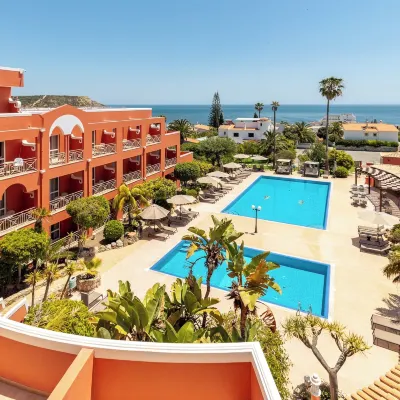 Belavista Da Luz - Wellness & Lifestyle Hotel Hotels near Boca do Rio Beach