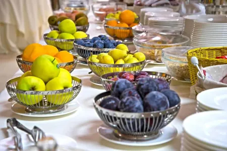 Park Hotel Elizabeth Отели рядом с достопримечательностью «Parrocchia Santa Maria di Monteverde»